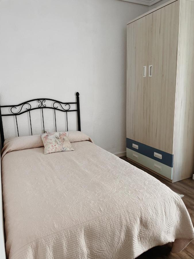 Slow Room Valencia บาเลนเซีย ภายนอก รูปภาพ